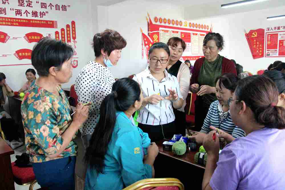 妇女手工编织培训3_副本.jpg