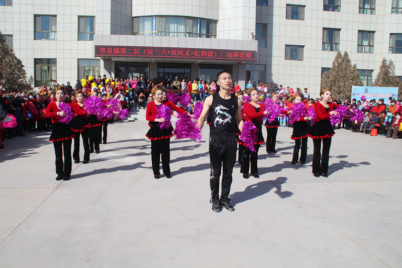 广场舞4_副本.jpg 广场舞4_副本.jpg