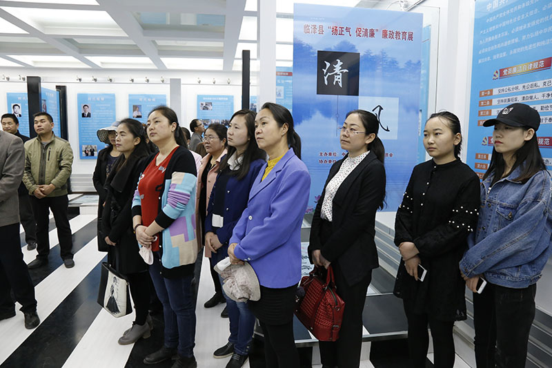 人社1.jpg 人社1.jpg