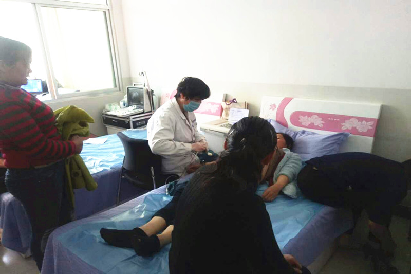 鸭暖镇妇联为妇女送去“健康大餐” (1)_副本.jpg