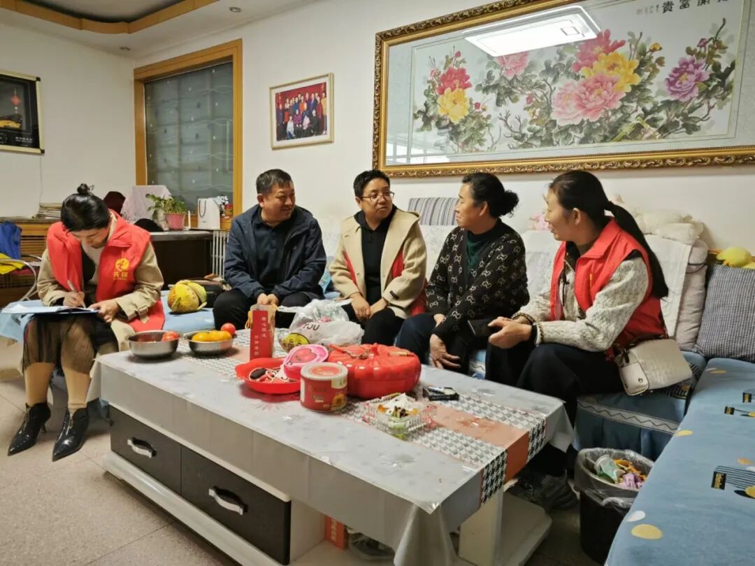 巾帼志愿者入户排查.jpg